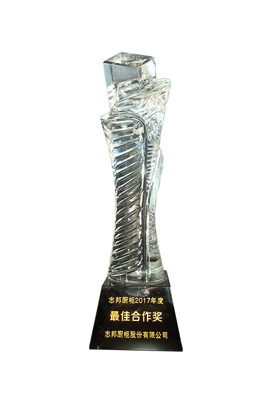 Premio per la migliore collaborazione dell'anno 2017 di Zbom Armadi Cucina.
